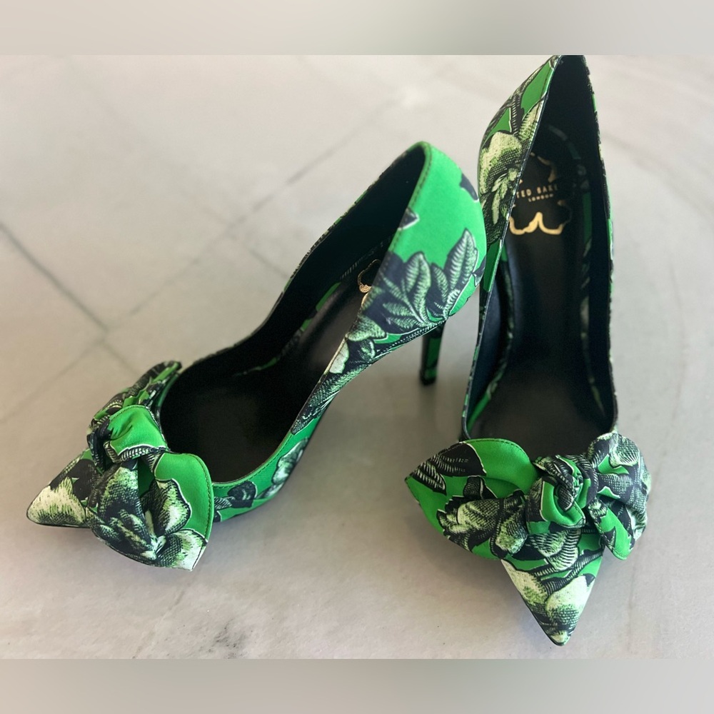 NEW $225 Ted Baker Ryalina 100 mm Glitch Floral Bow Court Pump Size 7.5